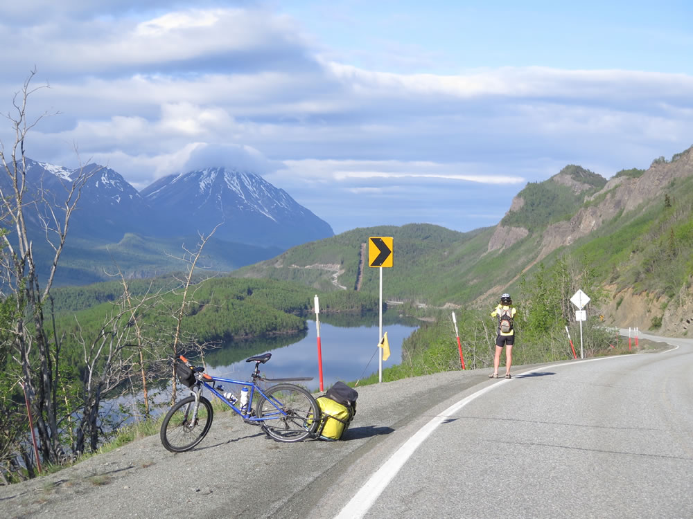 For the next few days we followed the Glenn Highway, basically going from one jaw dropping mountain view to the next. 